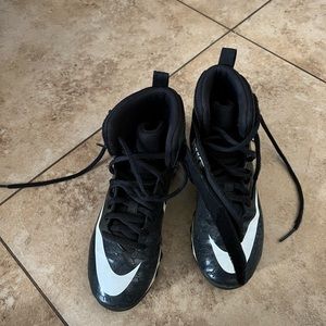 *SOLD* Boy’s Nike cleats